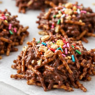 No-Bake Chocolate Haystacks: Crispy, Sweet & SO Easy!