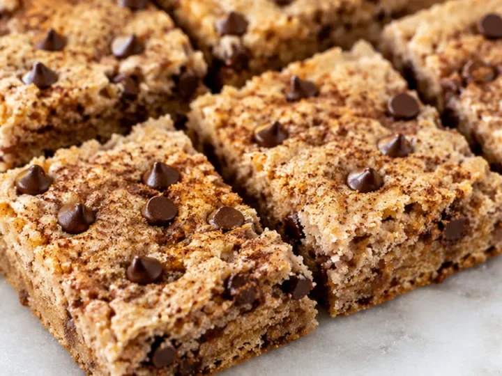 Heavenly Cinnamon Shortbread Bars