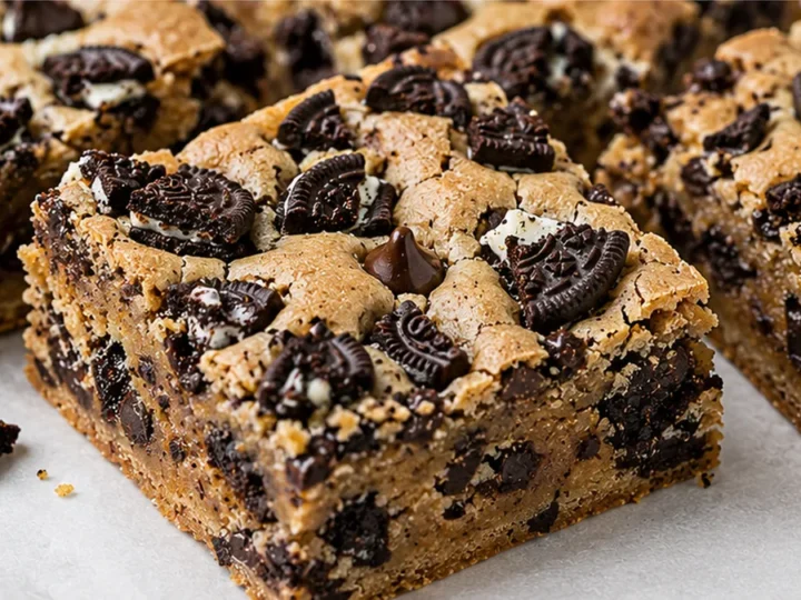 Loaded Cookie Bars: Pure Bliss!
