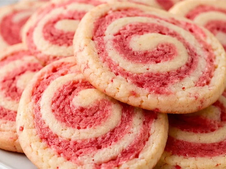 Strawberry Swirl Sugar Cookies: Pure Magic!