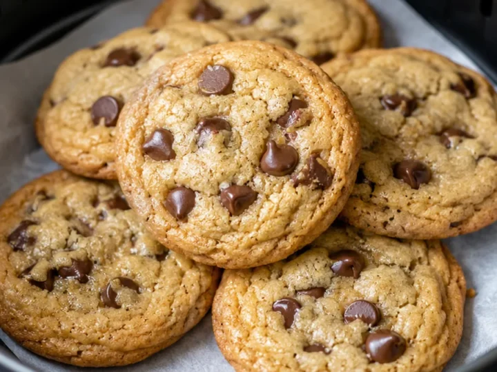 Chewy Air Fryer Cookies: Quick Sweet Escape!