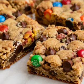 Candy Cookie Bars: Your Halloween Leftovers Just Got an Upgrade!