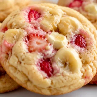 Heavenly Strawberry Banana Cheesecake Cookies!