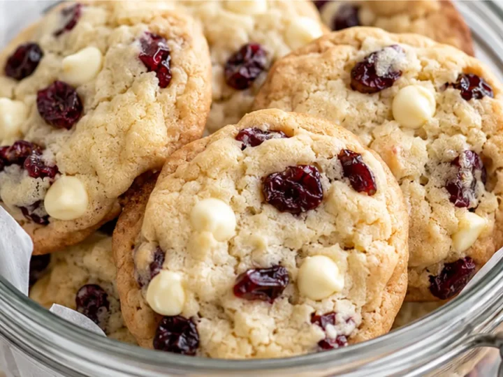 White Chocolate Cranberry Cookies: Jar Magic!