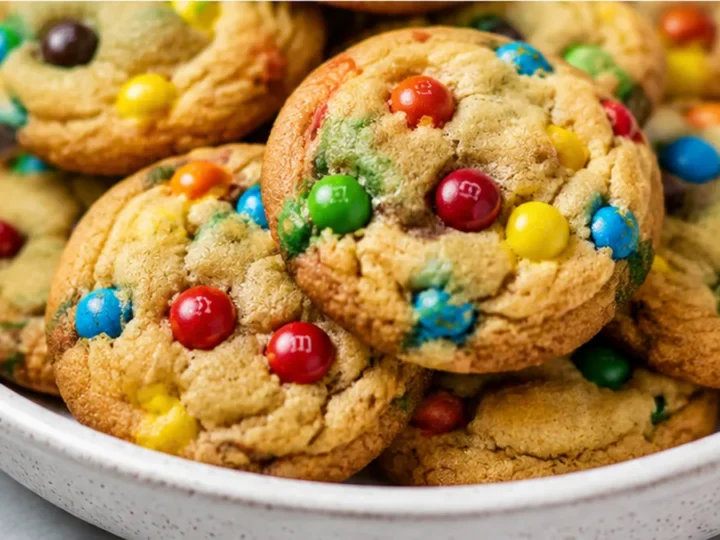 Mini M&M Cookies: Pure Bite-Sized Joy!