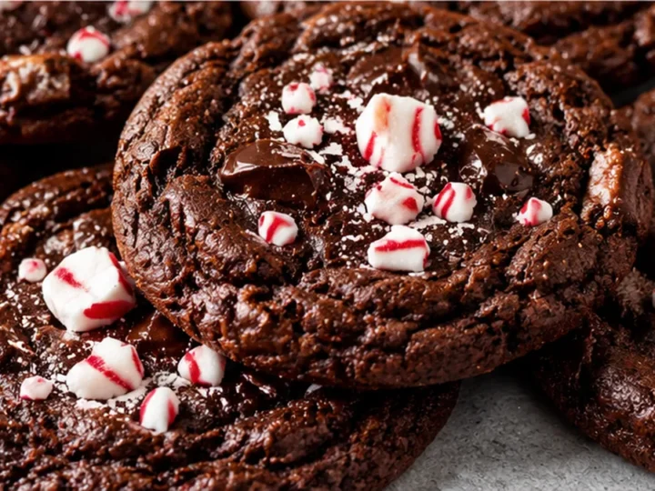 Chewy Peppermint Bark Cookies: Your Holiday Obsession!
