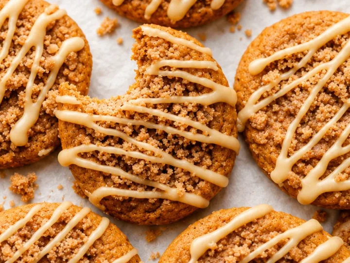 Pumpkin Crumb Cake Cookies: Autumn Bliss
